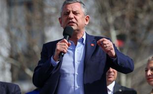 CHP leader joins Boğaziçi academics in long-running vigil