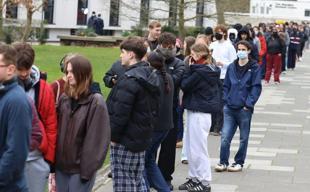 Number of suspected meningitis cases rises in UK outbreak