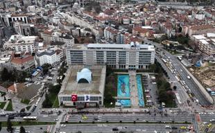 Court frees 18 in Istanbul corruption trial