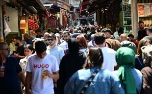 Eid al-Adha rush sweeps Türkiye from bazaars to roads