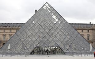 Famous Louvre heist set to be adapted into feature film