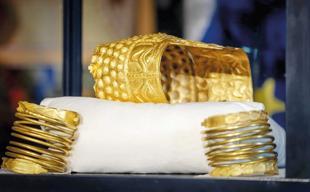 Dutch court jails trio over Romanian golden helmet theft
