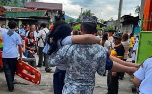 7.8 magnitude earthquake strikes southern Philippines