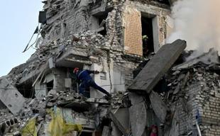 Deadly Russian barrage pounds Ukraine capital