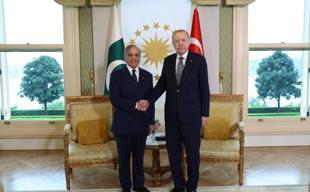 Pakistan premier visits Türkiye to boost ties