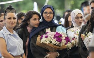 Miracle quake survivor graduates university