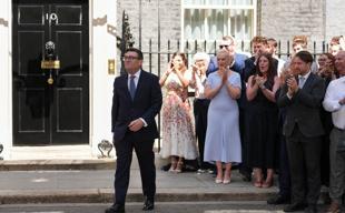 Burnham becomes new UK PM after meeting king