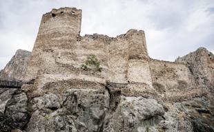 New paved road smooths journey to historic Engüzekkapı Castle