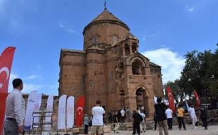 Worshippers gather at historic church on Akdamar Island for annual service