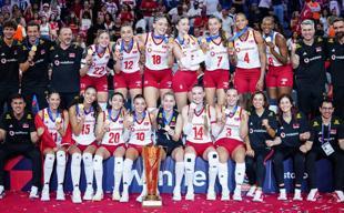 Turkish women top European volleyball