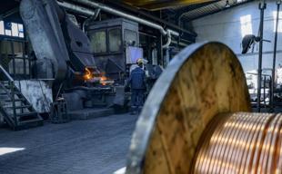 German factory orders plunge as recovery still fragile