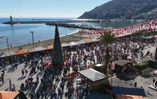 New Year travel demand rises as holiday extends into weekend