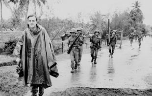 Pulitzer Prize-winning correspondent Peter Arnett dies at 91