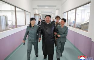North Koreas Kim visits nuclear subs