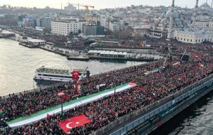 Crowds gather in Istanbul for solidarity march in support of Gaza