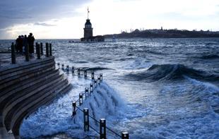 Istanbul begins cleanup after violent storm leaves trail of destruction
