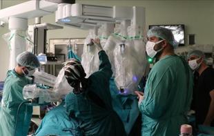 Doctors reject Elon Musk’s claims robots will replace surgeons