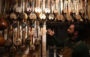 Artistic journey of gourd fiddle