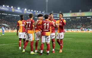 Galatasaray leads Fenerbahçe in Süper Lig title race