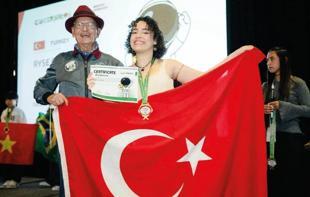 Hatay teen crowned champion in natural sciences at Copernicus Olympiad
