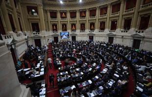 Mileis labor reform advances to Senate despite general strike