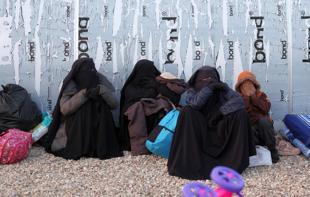 ISIL urges members to fight Syrias new government