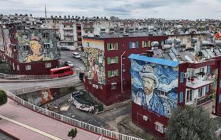Mersin turns aging buildings into canvas of world-famous masters