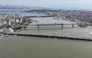 Pollution, blocked flow stain Istanbul’s Golden Horn