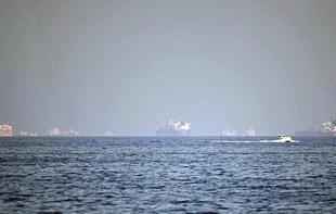 Stranded seafarers report mental breakdown amid Hormuz standoff