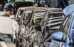 Consumers bring forward auto purchases amid expected price hikes