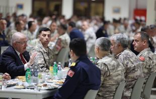 Turkish defense minister in Qatar amid regional crisis