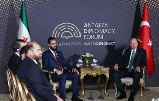 Erdoğan steps up sideline diplomacy at Antalya forum