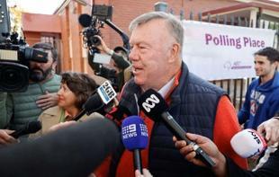 Australias conservatives reel from by-election loss to far right