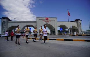 Türkiye gears up for May 19 holiday as athletes carry soil from Atatürk’s birthplace
