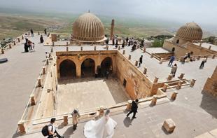 Historic Mardin enjoys spring tourism boom
