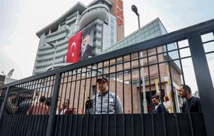 CHP weighs urgent congress after court ruling