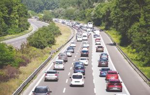 Eight killed in bus crash as heavy traffic builds across Türkiye after Eid holiday