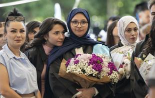 Miracle quake survivor graduates university