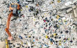 Colombia denies rejecting quake help