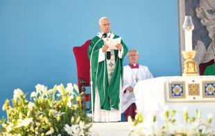 Pope Leo calls for dialogue over conflict