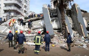 Court in quake zone frees column-cutters despite 35 deaths
