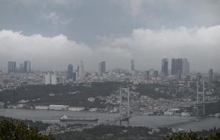 Heavy rain triggers flooding, landslide in Istanbul