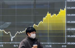 Oil rises as Trump comments roil energy markets