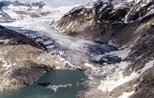 ‘Treasury of Ice’ reveals relics as Swiss glaciers rapidly melt