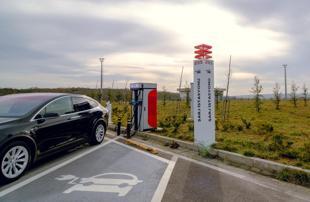 Number of registered electric cars surpasses 330,000