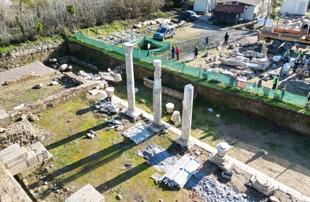 Seven Roman columns to rise again in Amasra after 2,000 years