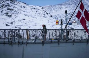 Trump threatens tariffs on nations that dont back Greenland takeover