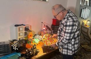 Retired engineer repairs ‘sick’ toys to bring joy to children