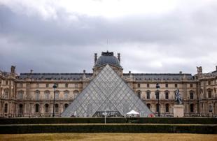Türkiye tightens controls for stolen Louvre jewels