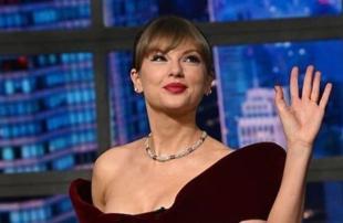 Taylor Swift bags best-selling artist of 2025 award